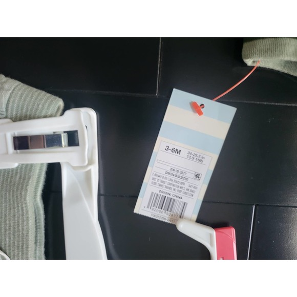 3-6 month Cat & Jack Boys Green Animal Romper & Green Shorts - Picture 4 of 5